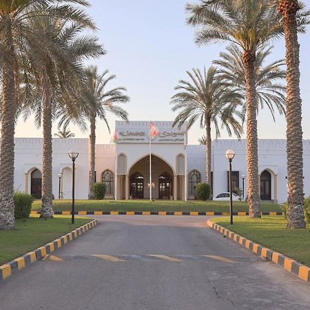 Capital O133 Al Sawadi Beach Resort & Spa Barka Extérieur photo