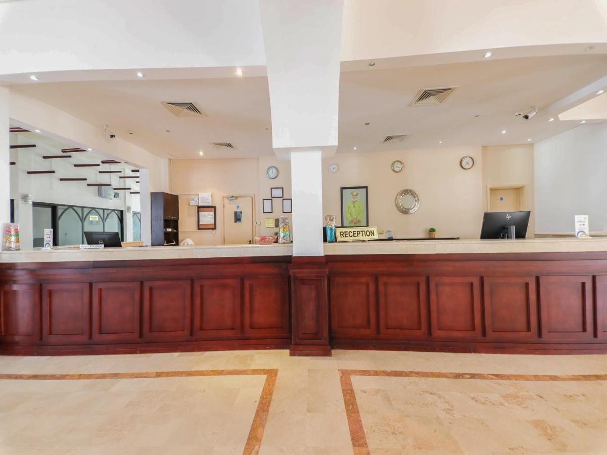 Capital O133 Al Sawadi Beach Resort & Spa Barka Extérieur photo