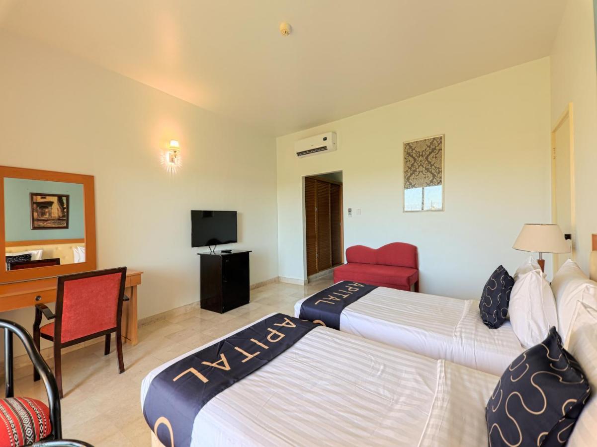 Capital O133 Al Sawadi Beach Resort & Spa Barka Extérieur photo