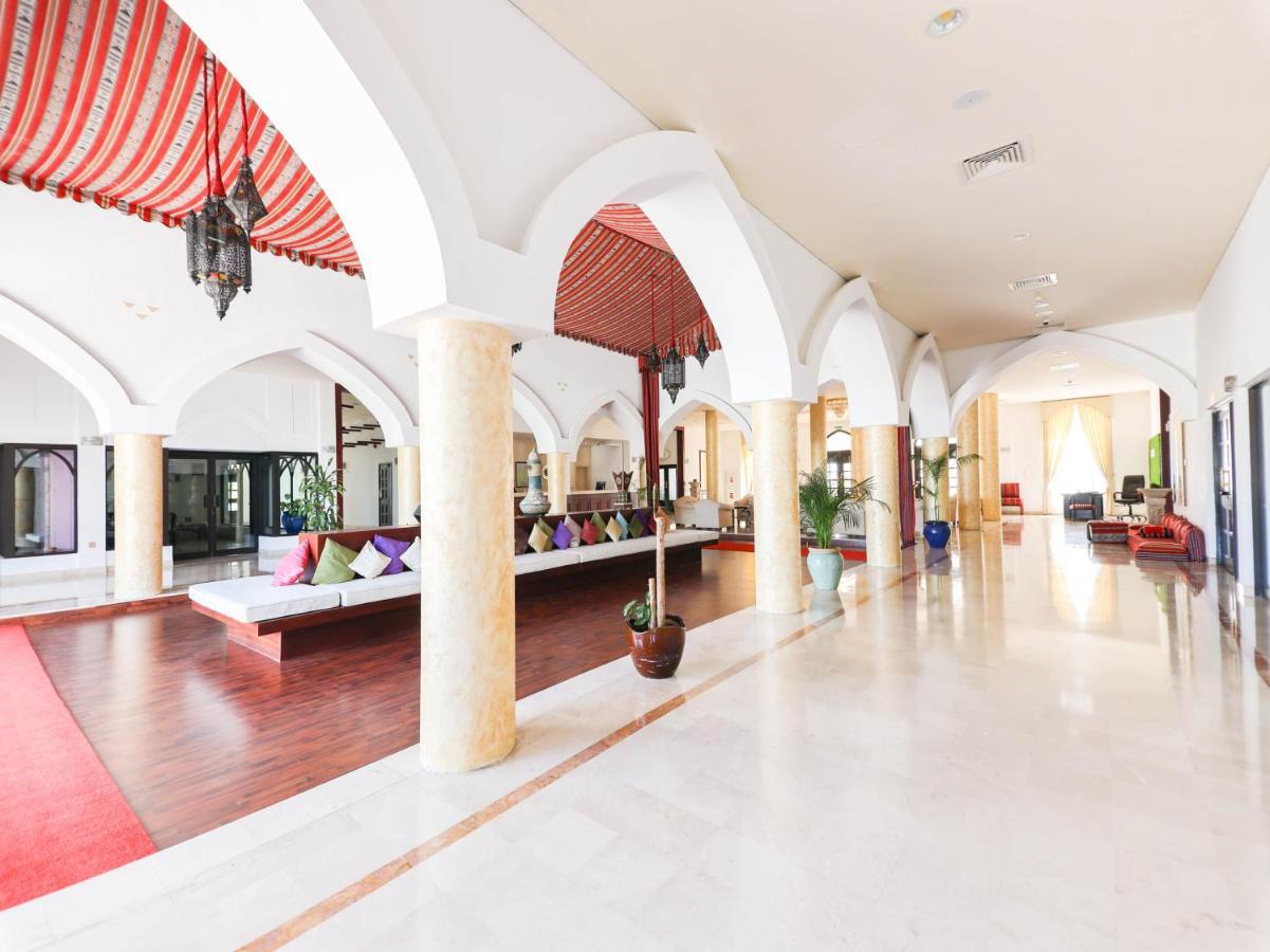Capital O133 Al Sawadi Beach Resort & Spa Barka Extérieur photo