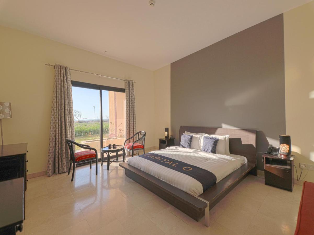 Capital O133 Al Sawadi Beach Resort & Spa Barka Extérieur photo