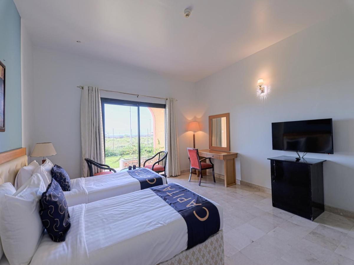 Capital O133 Al Sawadi Beach Resort & Spa Barka Extérieur photo