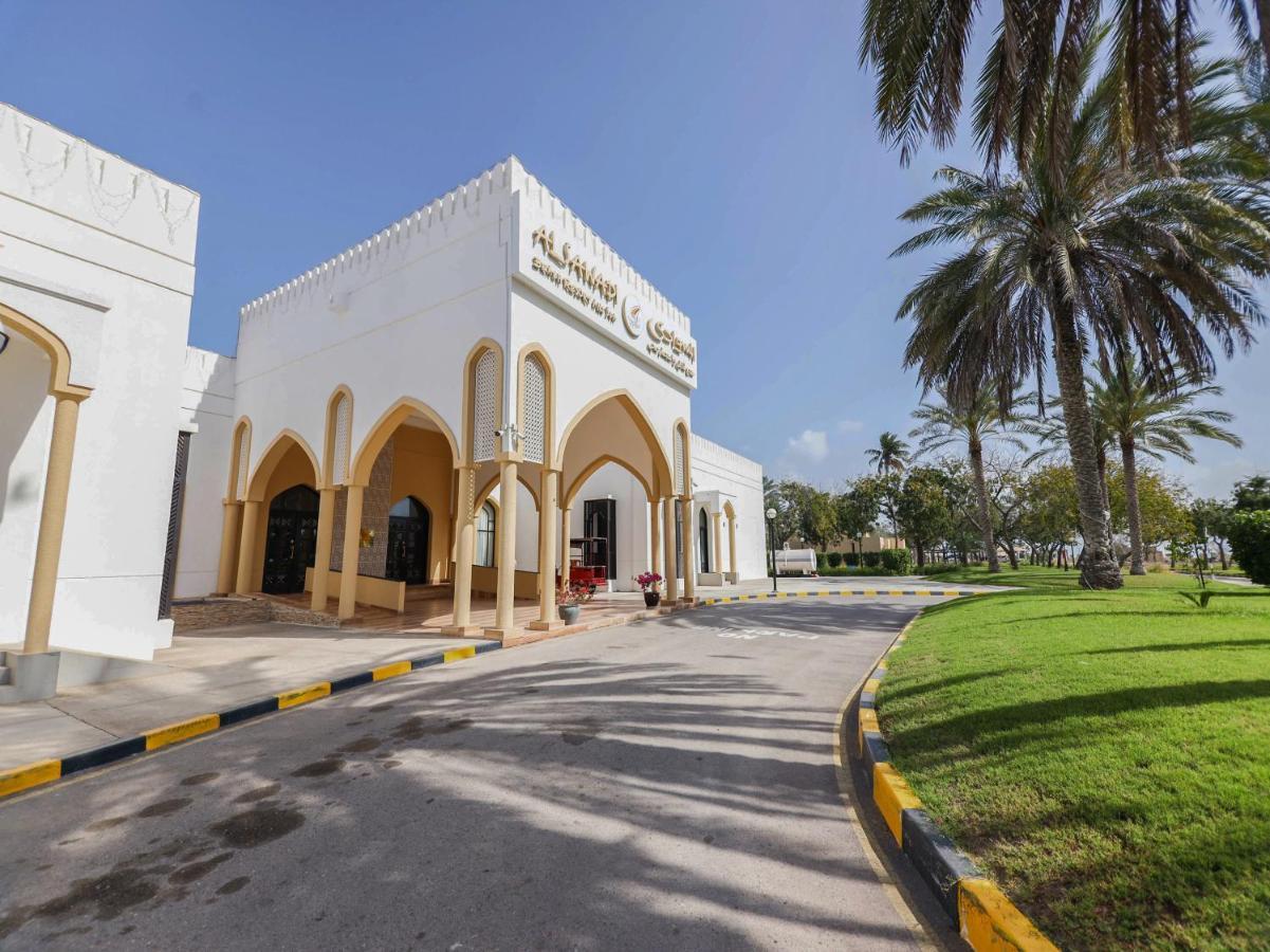 Capital O133 Al Sawadi Beach Resort & Spa Barka Extérieur photo