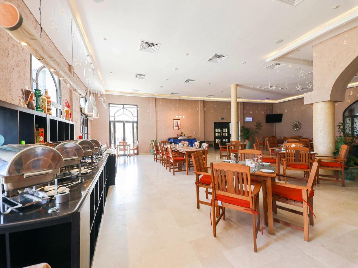 Capital O133 Al Sawadi Beach Resort & Spa Barka Extérieur photo