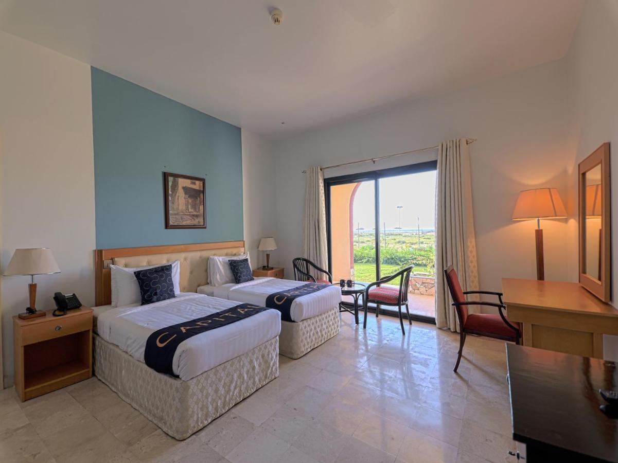 Capital O133 Al Sawadi Beach Resort & Spa Barka Extérieur photo