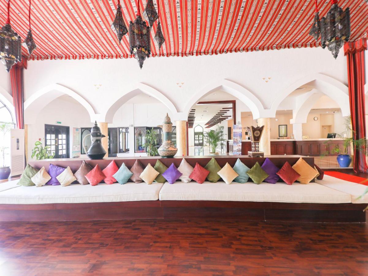 Capital O133 Al Sawadi Beach Resort & Spa Barka Extérieur photo