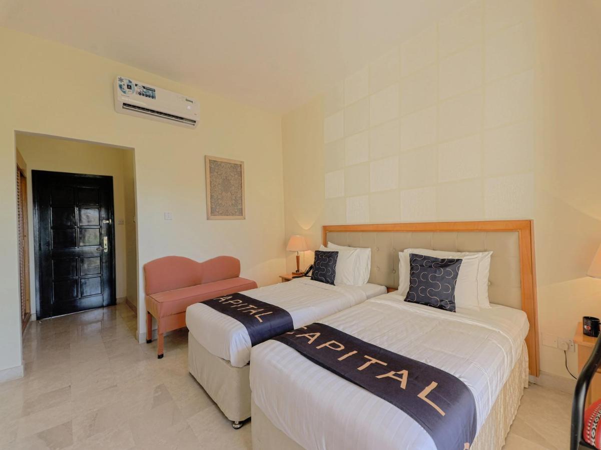 Capital O133 Al Sawadi Beach Resort & Spa Barka Extérieur photo
